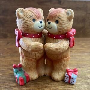 ENESCO Lucy and Me Christmas Holiday Bears Hugging 1981